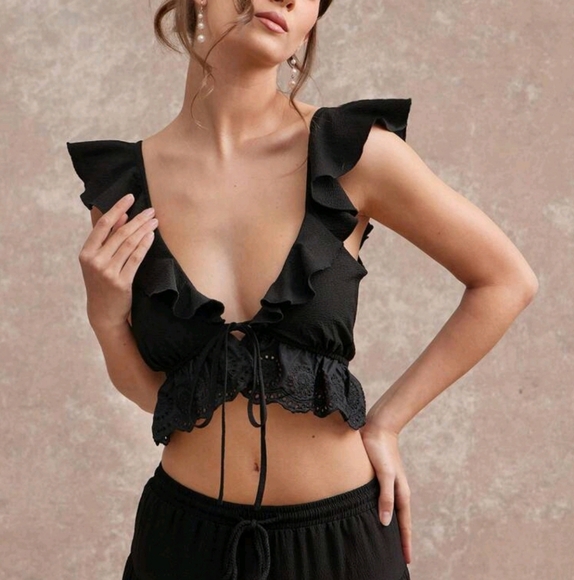 Elegant Tie Front Ruffle Eyelet Beach Vacation Cropped Top, Beach Vacation Outfi - Picture 3 of 4